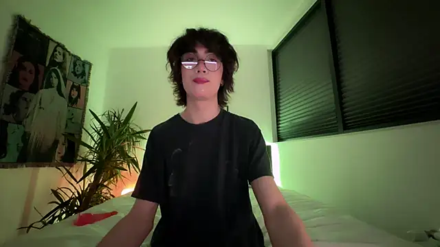 kira yoshika9e online show from 30, 11, 2025