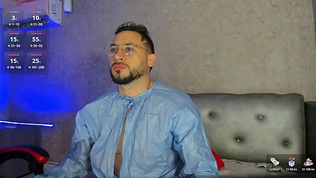 Snapshot of alexandro_black chatting on 27, 10, 2025 alexandro black online show from 27, 10, 2025