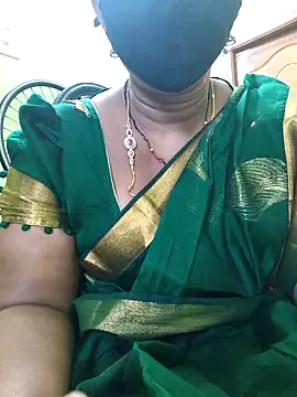 Snapshot of hot-telugu-queen chatting on 5, 11, 2025 hot-telugu-queen online show from 5, 11, 2025