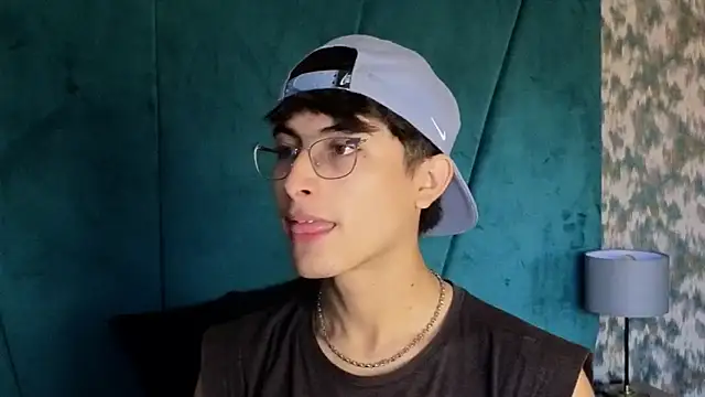 Aaron Eze online show from 2, 11, 2025