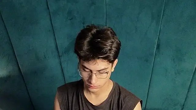 Aaron Eze online show from 29, 10, 2025