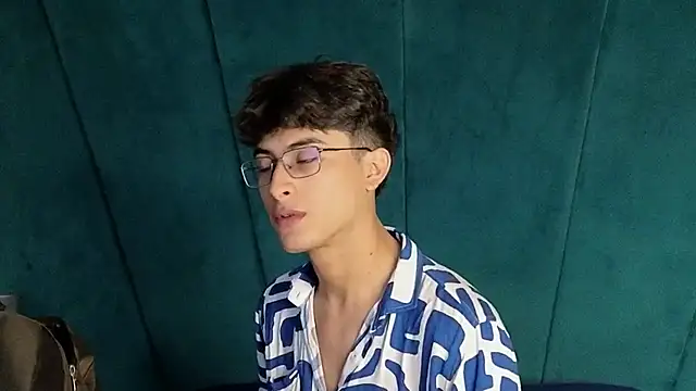 Aaron Eze online show from 20, 11, 2025