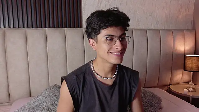 Aaron Eze online show from 7, 1, 2026