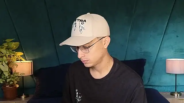 Aaron Eze online show from 30, 11, 2025