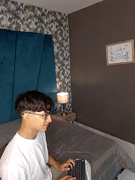 Aaron Eze online show from 6, 3, 2026