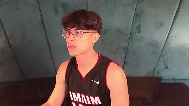 Aaron Eze online show from 11, 4, 2026