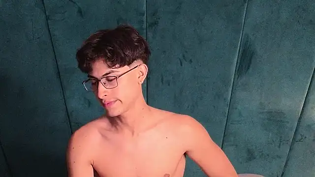 Aaron Eze online show from 5, 3, 2026