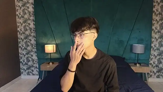 Aaron Eze online show from 29, 11, 2025