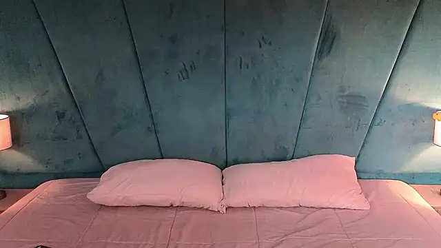 Aaron Eze online show from 12, 2, 2026