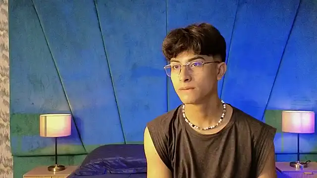 Aaron Eze online show from 27, 11, 2025