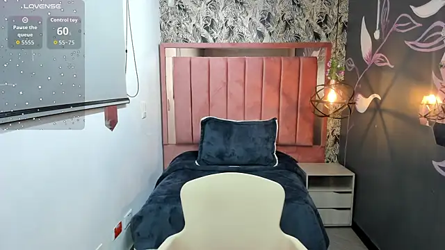 Rachel  Jonees online show from 12, 11, 2025