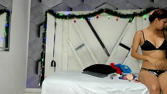 NicollAndJulian online show from 28, 11, 2025