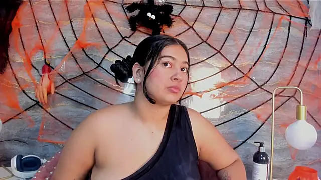 lilithst  online show from 18, 10, 2025