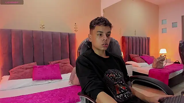 Xavier Fox    online show from 22, 2, 2026