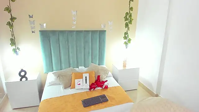 Xavier Fox    online show from 8, 11, 2025