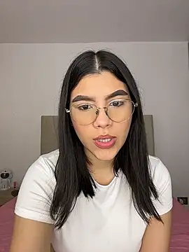 Julietalcl online show from 5, 4, 2026