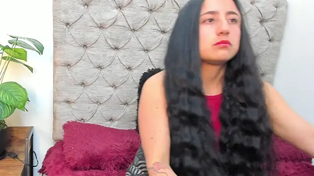 Snapshot of Samanta_Fischer chatting on 5, 11, 2025 Samanta Fischer online show from 5, 11, 2025