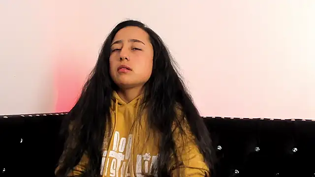 Snapshot of Samanta_Fischer chatting on 26, 11, 2025 Samanta Fischer online show from 26, 11, 2025