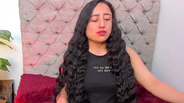 Snapshot of Samanta_Fischer chatting on 7, 11, 2025 Samanta Fischer online show from 7, 11, 2025