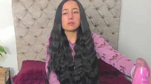 Snapshot of Samanta_Fischer chatting on 12, 11, 2025 Samanta Fischer online show from 12, 11, 2025