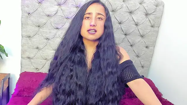 Snapshot of Samanta_Fischer chatting on 10, 11, 2025 Samanta Fischer online show from 10, 11, 2025