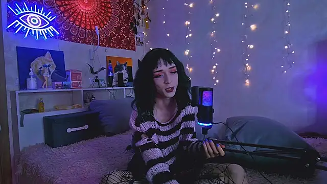 whoalexxa online show from 7, 11, 2025