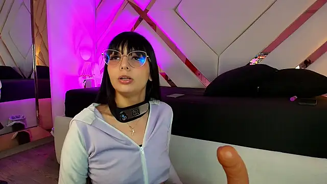 Snapshot of michelle_cutee_ chatting on 4, 7, 2026 michelle cutee online show from 4, 7, 2026
