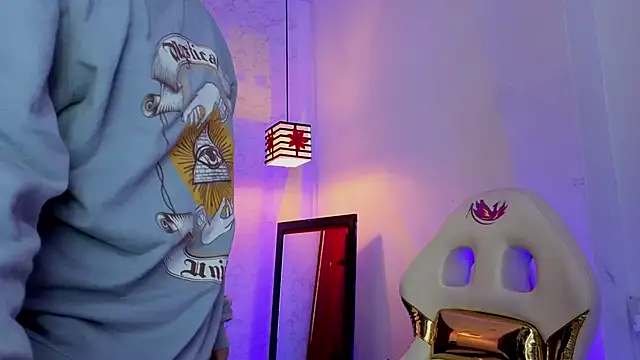 moon winy online show from 28, 2, 2026