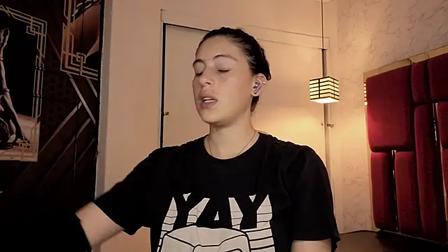 moon winy online show from 27, 11, 2025