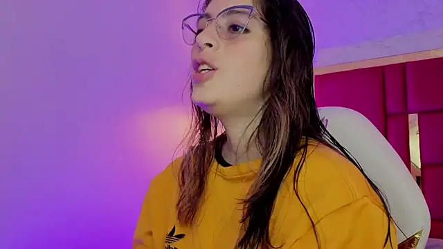 moon winy online show from 18, 4, 2026