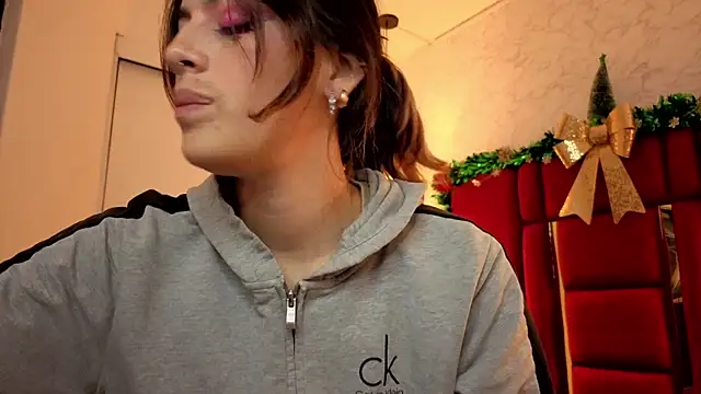 moon winy online show from 21, 12, 2025