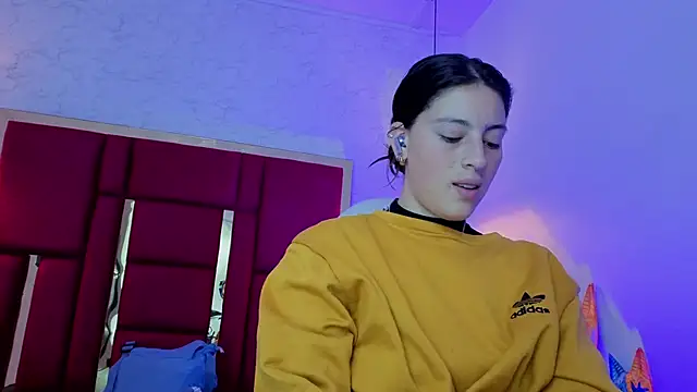 moon winy online show from 31, 3, 2026