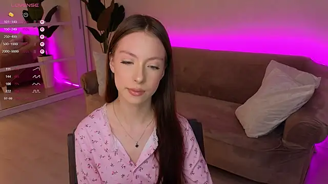 Snapshot of Yasmin_Kass chatting on 29, 11, 2025 Yasmin Kass online show from 29, 11, 2025