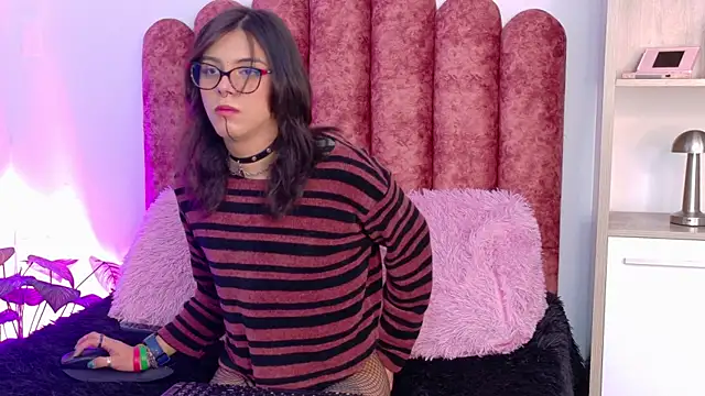 Lullaby Charade online show from 24, 11, 2025