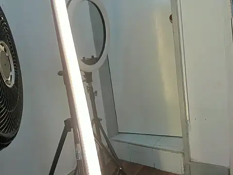 Alanna miaw online show from 6, 11, 2025