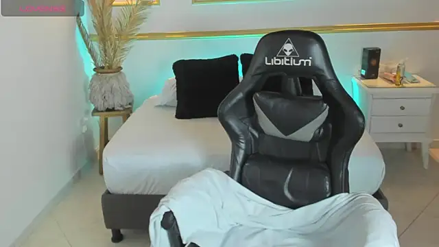 karlyy  online show from 22, 12, 2025