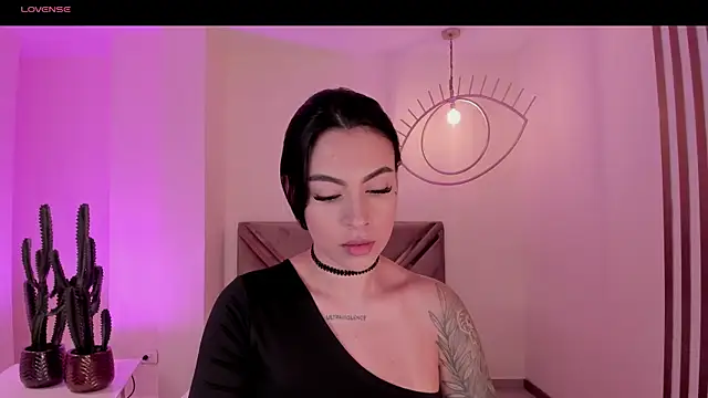 ChristineFord  online show from 12, 11, 2025