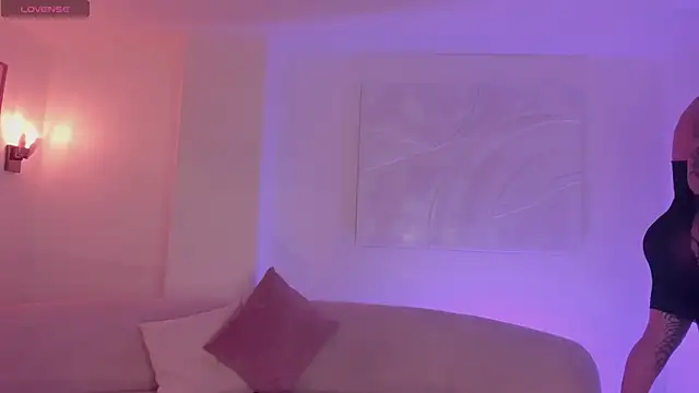 ChristineFord  online show from 31, 10, 2025