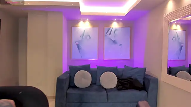 ChristineFord  online show from 2, 11, 2025