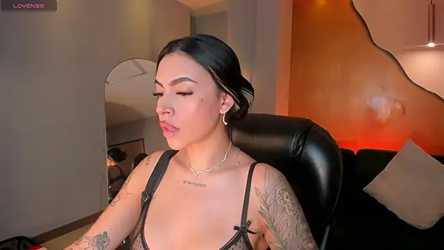 ChristineFord  online show from 4, 12, 2025