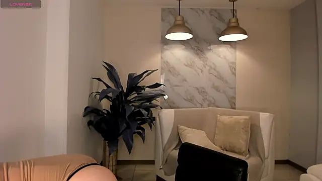 AnnieMonroe1 online show from 27, 11, 2025