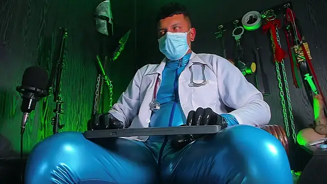 Snapshot of Master_Connor_BDSM chatting on 14, 7, 2026 Master Connor BDSM online show from 14, 7, 2026