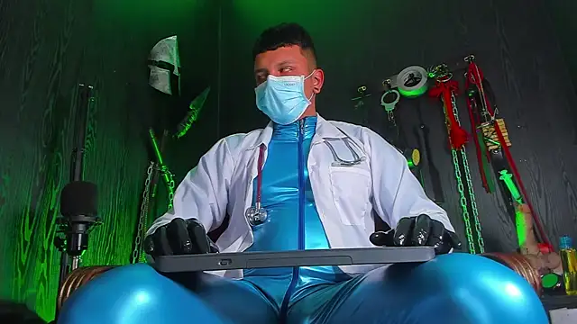 Snapshot of Master_Connor_BDSM chatting on 13, 7, 2026 Master Connor BDSM online show from 13, 7, 2026