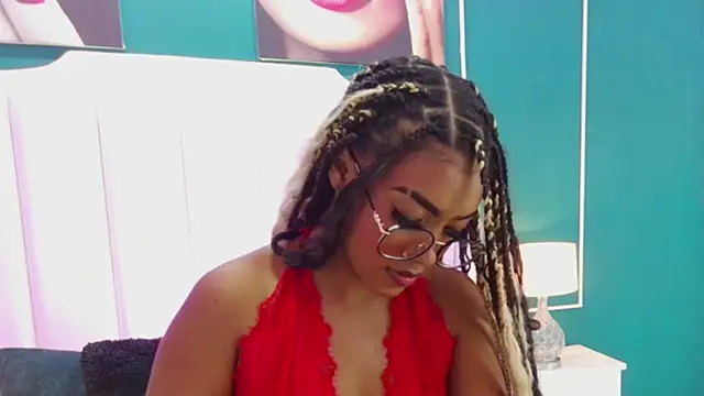 EmmaCourth online show from 13, 11, 2025