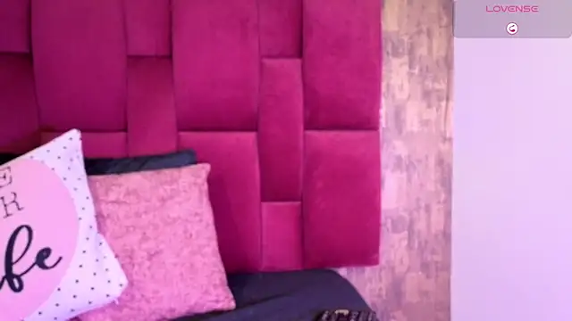 Snapshot of camila__bouzas chatting on 12, 2, 2026 camila bouzas online show from 12, 2, 2026