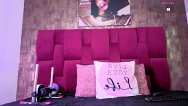 Snapshot of camila__bouzas chatting on 21, 2, 2026 camila bouzas online show from 21, 2, 2026