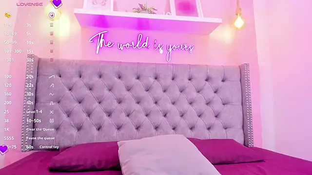 Snapshot of Sophiia_77 chatting on 28, 11, 2025 Sophiia 77 online show from 28, 11, 2025