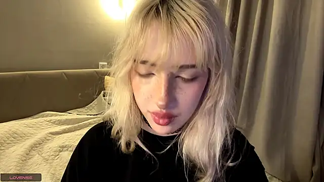 Milkmoriee online show from 13, 11, 2025