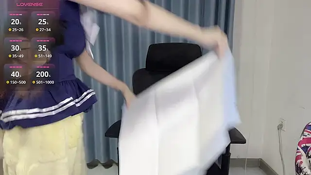 Momo-999 online show from 10, 11, 2025