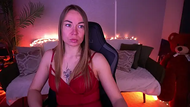 VixenMuse online show from 13, 4, 2026